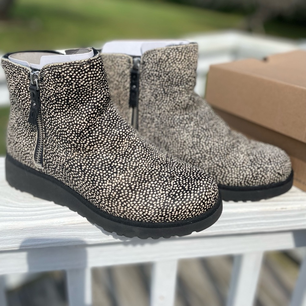 Shayla exotic Ugg Ankle boots./ box included